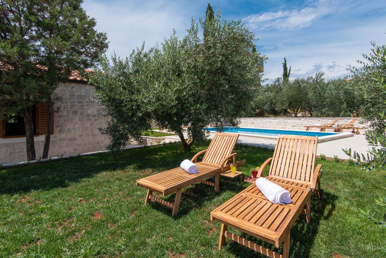 Villa Loviste Paradise Exterior photo