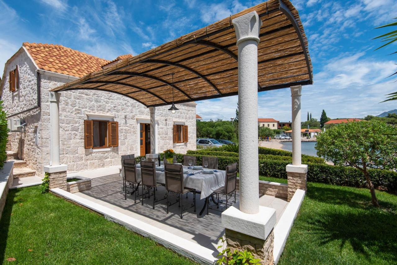 Villa Loviste Paradise Exterior photo
